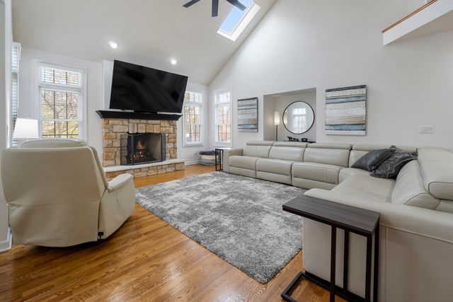 527 Ridgelawn Trail, Batavia, IL 60510