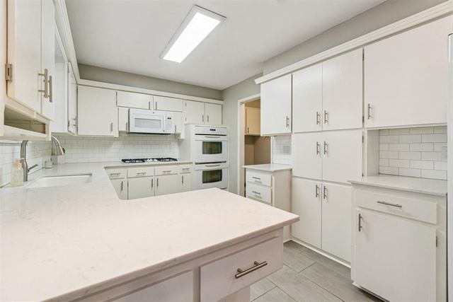 6705 N Barr Avenue, Oklahoma City, OK 73132