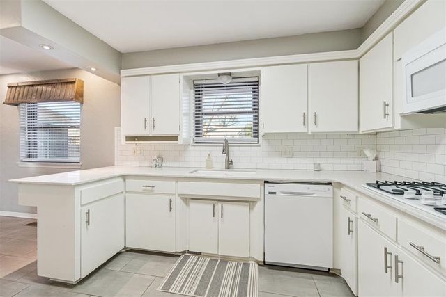 6705 N Barr Avenue, Oklahoma City, OK 73132