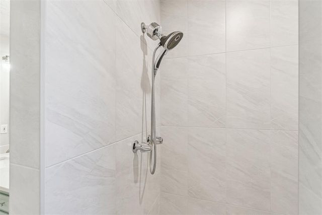 6705 N Barr Avenue, Oklahoma City, OK 73132