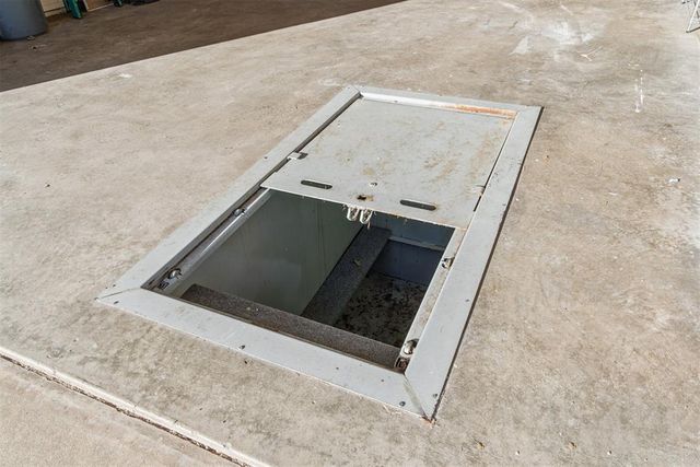 6705 N Barr Avenue, Oklahoma City, OK 73132