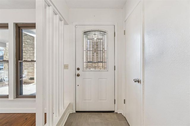 6705 N Barr Avenue, Oklahoma City, OK 73132