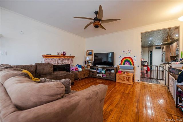 365 W Hudson Street, Long Beach, NY 11561