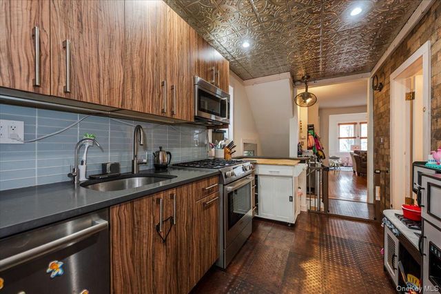 365 W Hudson Street, Long Beach, NY 11561