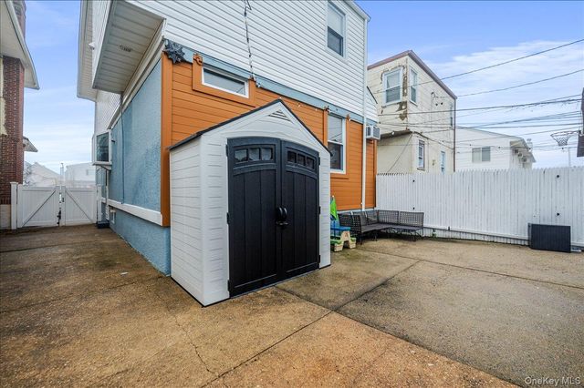 365 W Hudson Street, Long Beach, NY 11561