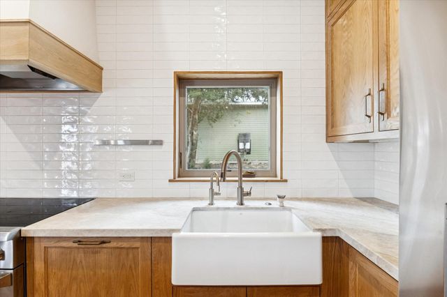 1799 Lilley Yeager Loop S, Cleveland, TX 77328