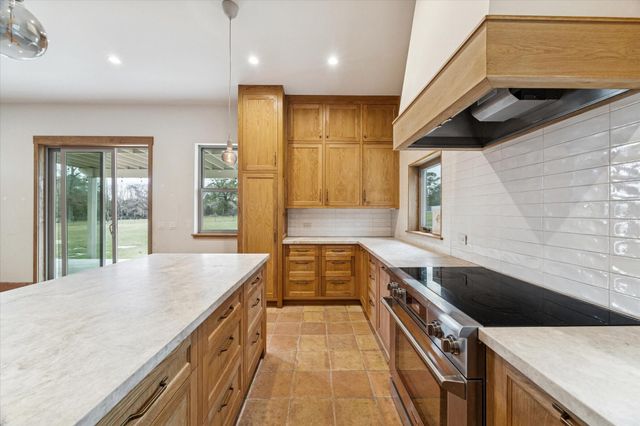 1799 Lilley Yeager Loop S, Cleveland, TX 77328
