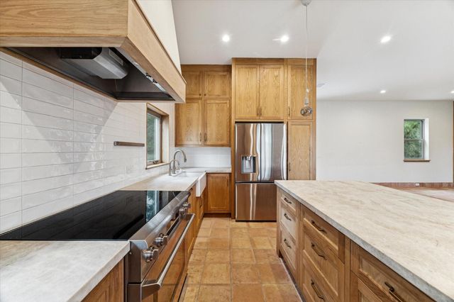 1799 Lilley Yeager Loop S, Cleveland, TX 77328