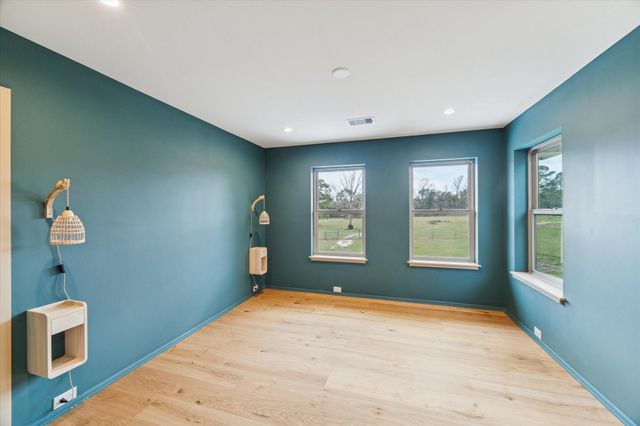 1799 Lilley Yeager Loop S, Cleveland, TX 77328