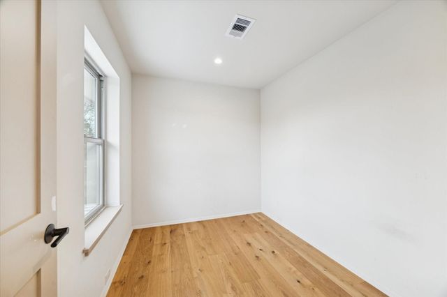 1799 Lilley Yeager Loop S, Cleveland, TX 77328