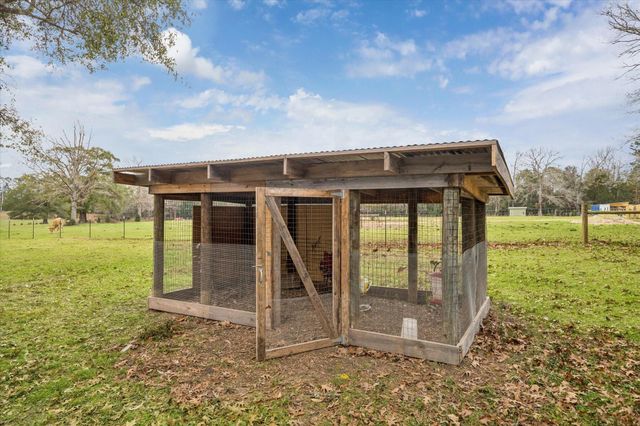 1799 Lilley Yeager Loop S, Cleveland, TX 77328