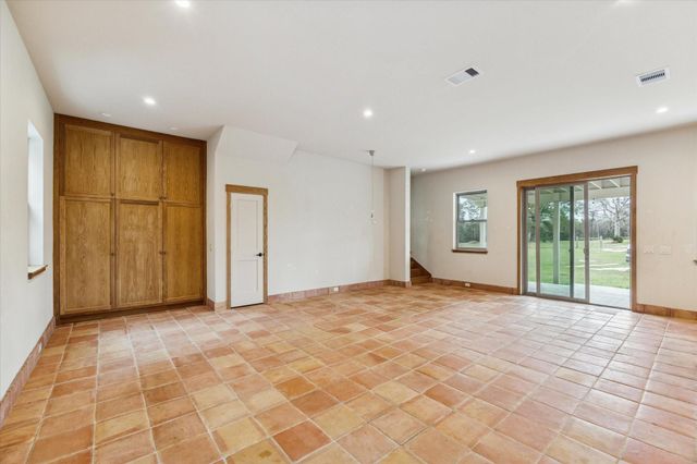 1799 Lilley Yeager Loop S, Cleveland, TX 77328