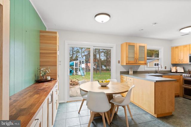 13124 PAVILION LN, Fairfax, VA 22033