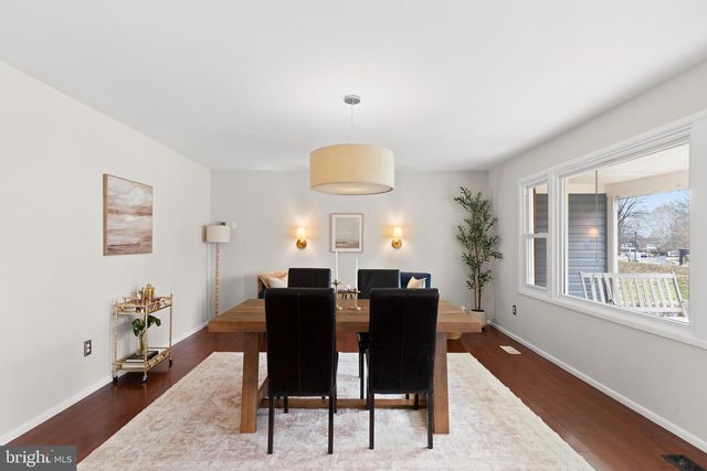 13124 PAVILION LN, Fairfax, VA 22033