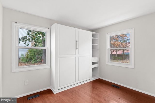 13124 PAVILION LN, Fairfax, VA 22033