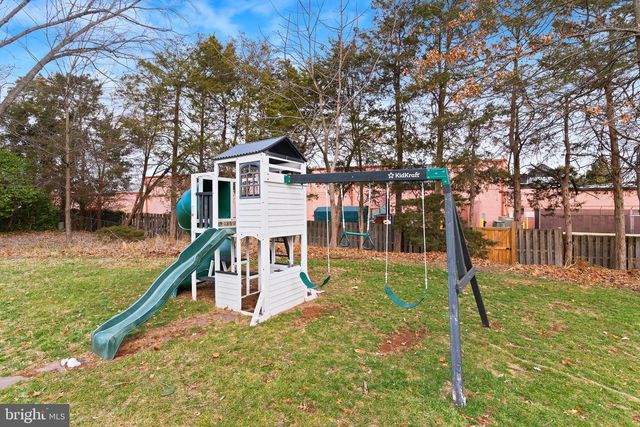 13124 PAVILION LN, Fairfax, VA 22033