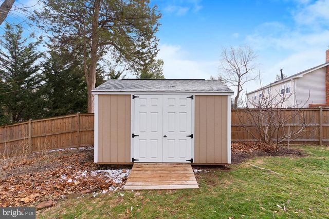 13124 PAVILION LN, Fairfax, VA 22033