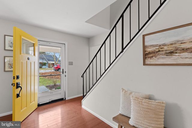 13124 PAVILION LN, Fairfax, VA 22033