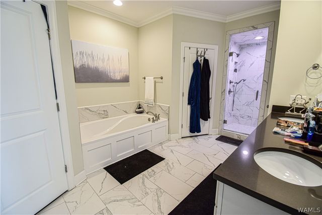 4 Forest Lake Drive, Tuscaloosa, AL 35401