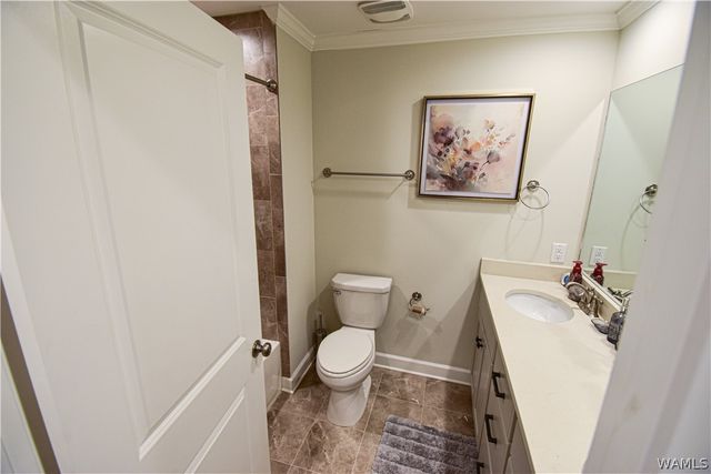 4 Forest Lake Drive, Tuscaloosa, AL 35401