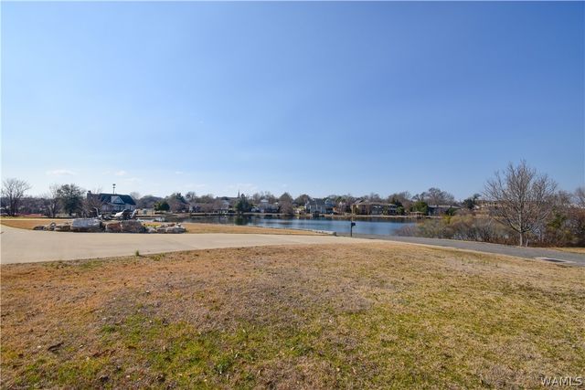 4 Forest Lake Drive, Tuscaloosa, AL 35401