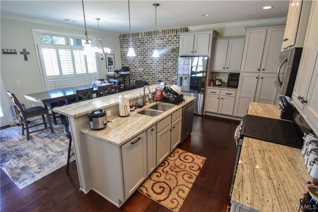 4 Forest Lake Drive, Tuscaloosa, AL 35401