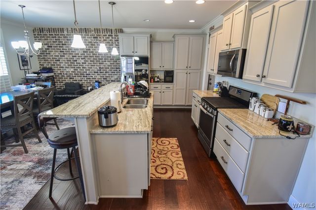 4 Forest Lake Drive, Tuscaloosa, AL 35401