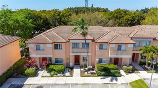 816 NW 208th Way, Pembroke Pines, FL 33029