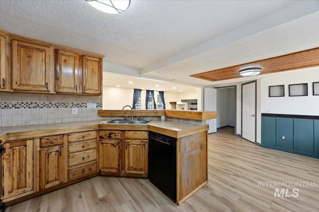 568 Baker Street, Twin Falls, ID 83301