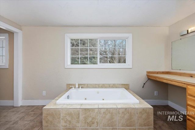 568 Baker Street, Twin Falls, ID 83301