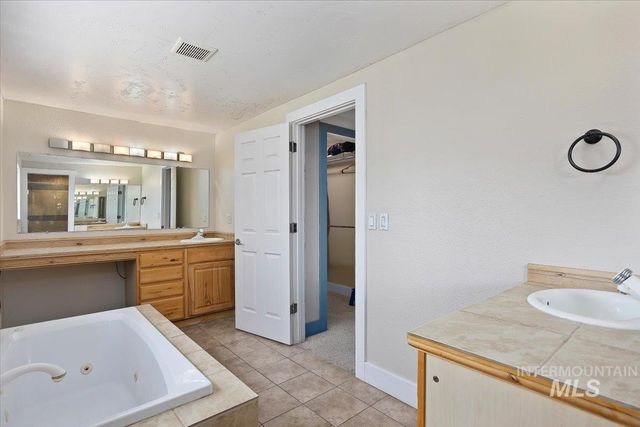 568 Baker Street, Twin Falls, ID 83301