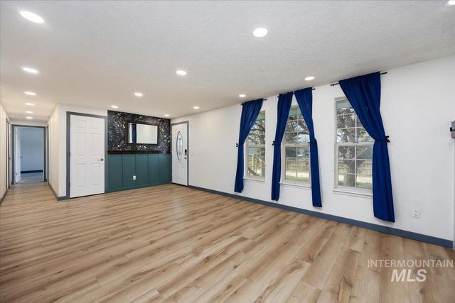 568 Baker Street, Twin Falls, ID 83301