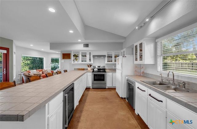 1100 Long Mountain Drive, Burnet, TX 78611