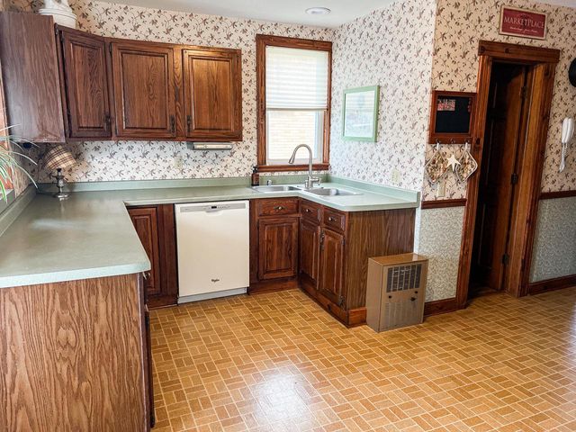 2126 Market STREET, La Crosse, WI 54601