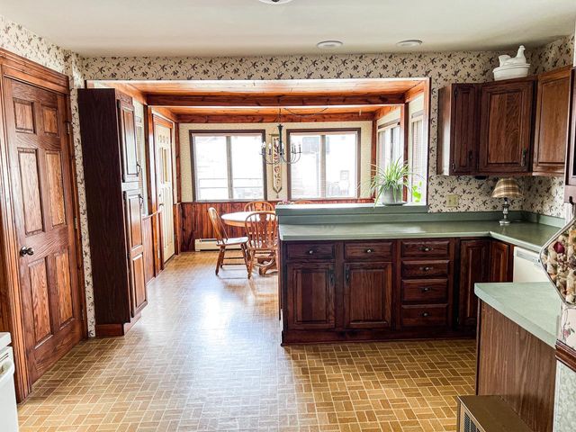 2126 Market STREET, La Crosse, WI 54601