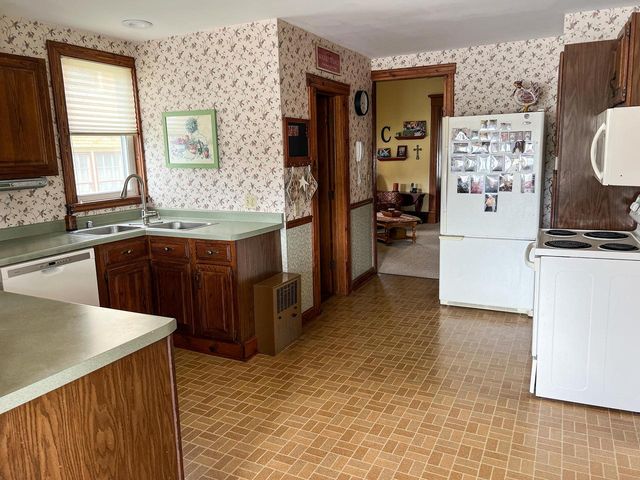 2126 Market STREET, La Crosse, WI 54601