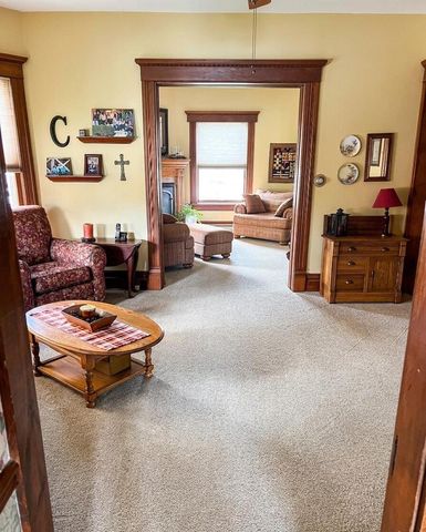 2126 Market STREET, La Crosse, WI 54601