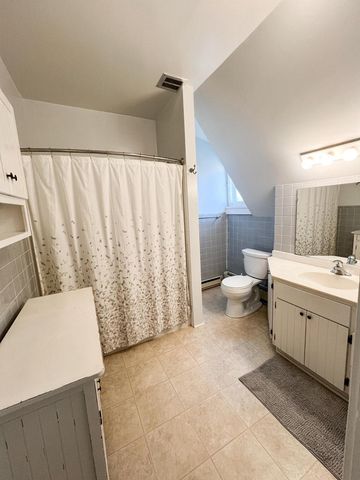 2126 Market STREET, La Crosse, WI 54601