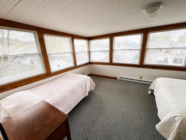 2126 Market STREET, La Crosse, WI 54601