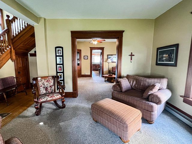 2126 Market STREET, La Crosse, WI 54601