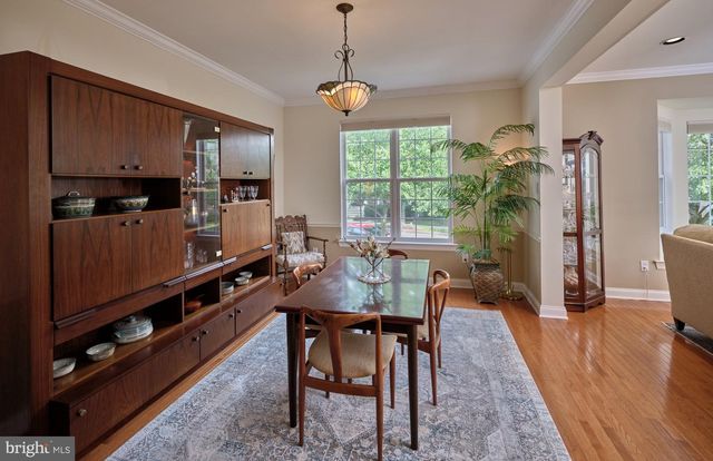 28 WOODBRIDGE DR, Doylestown, PA 18901