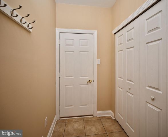 28 WOODBRIDGE DR, Doylestown, PA 18901
