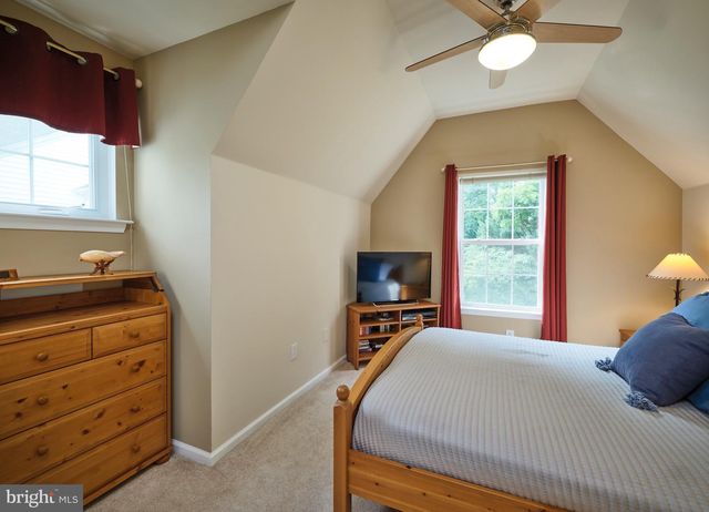 28 WOODBRIDGE DR, Doylestown, PA 18901