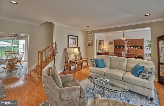 28 WOODBRIDGE DR, Doylestown, PA 18901