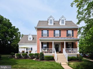 28 WOODBRIDGE DR, Doylestown, PA 18901