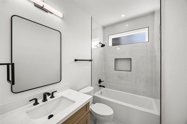 1424 W 23rd Street C, Houston, TX 77008