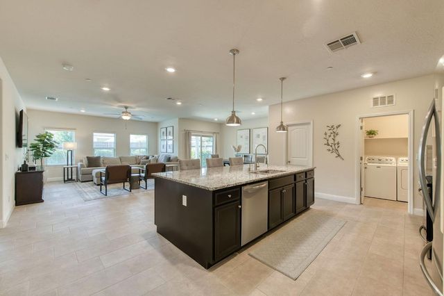 616 Expedition Way, Madera, CA 93636