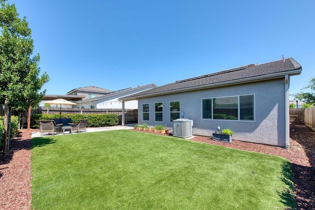 616 Expedition Way, Madera, CA 93636