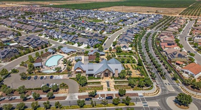 616 Expedition Way, Madera, CA 93636
