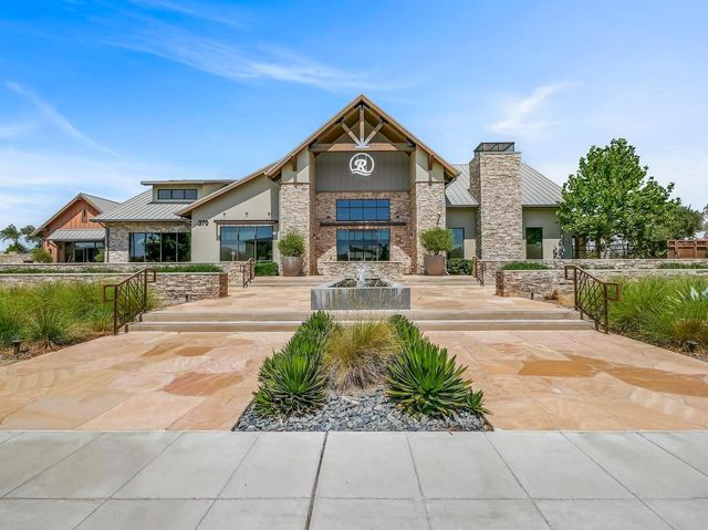 616 Expedition Way, Madera, CA 93636